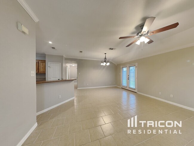 Building Photo - 825 Rambling Ct