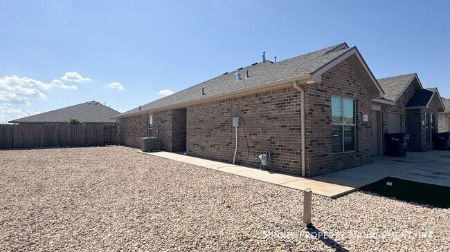 Foto del edificio - 2101 N Jayton Ave