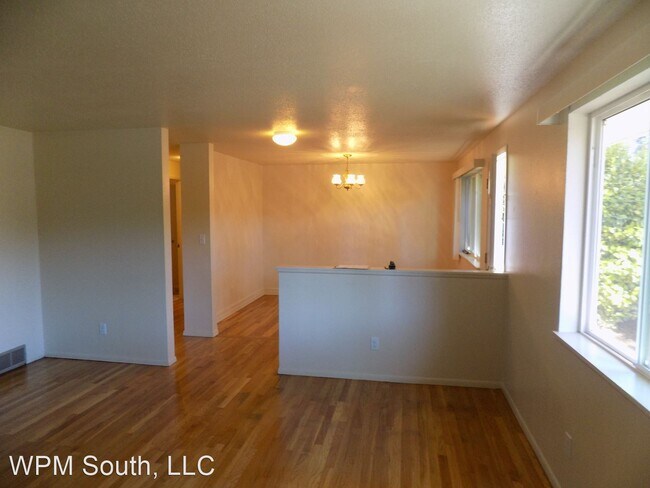 Building Photo - 4 br, 2 bath House - 10024 SE 204th Street