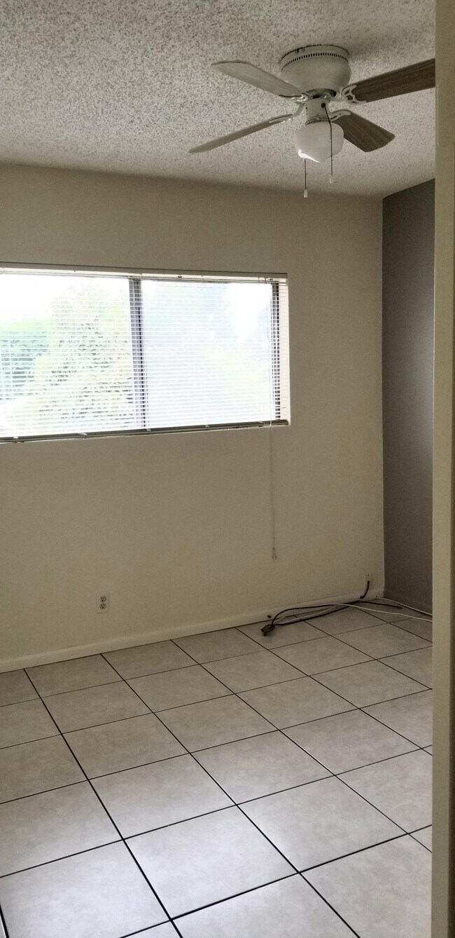 Bedroom - 1406 E 9th St