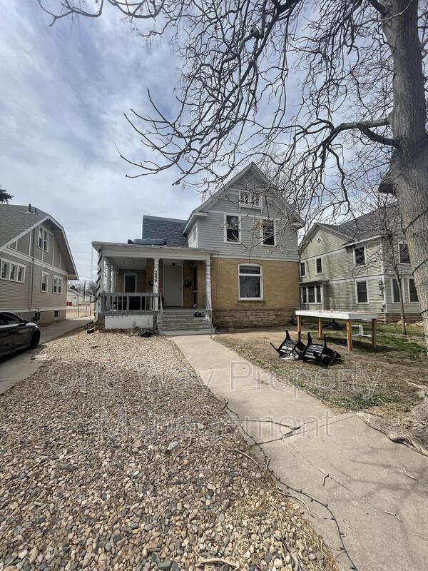 Building Photo - 1859 10th Ave