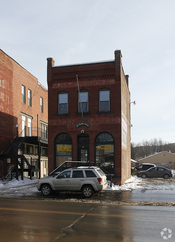 Primary Photo - General Clinton Apartments