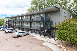 Building Photo - Jasmine Springs