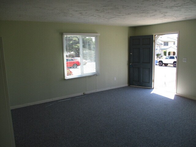Building Photo - 262 N 11th St