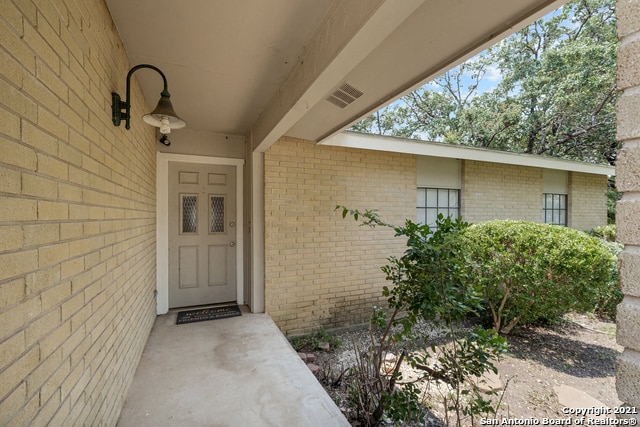 Building Photo - 8731 Welles Dale Dr