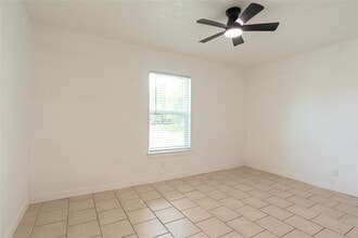 Building Photo - 4855 Sulley Dr