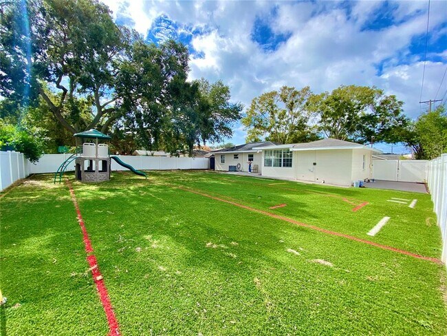 Foto del edificio - 2302 S Thixton Ct