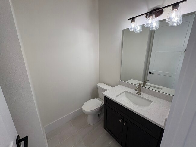 Building Photo - 547 Sanctuary Golf Pl