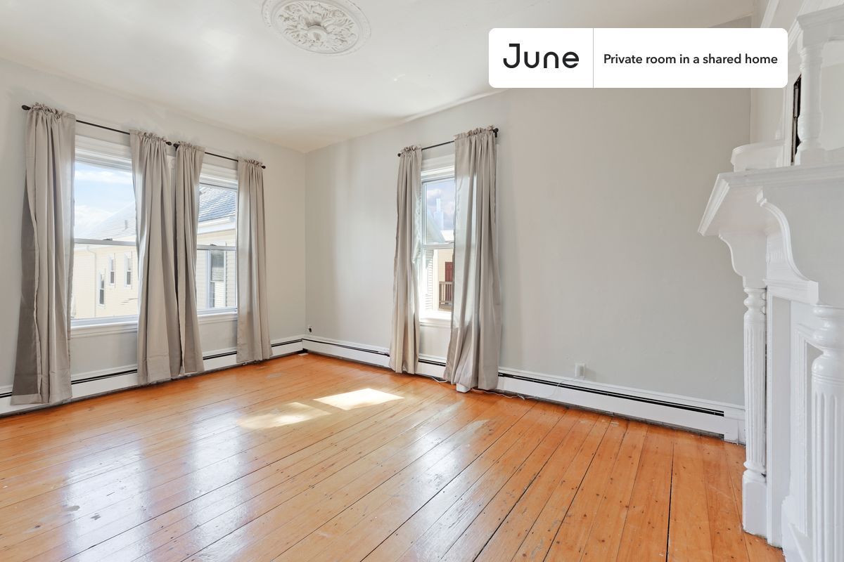 Primary Photo - Room in Shared 3 bed/1 bath home