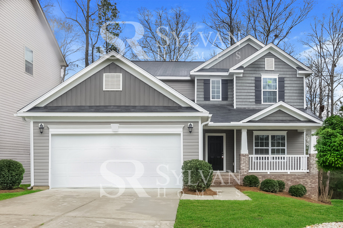 Primary Photo - Welcome home to this 4 bedroom, 2.5 bathro...