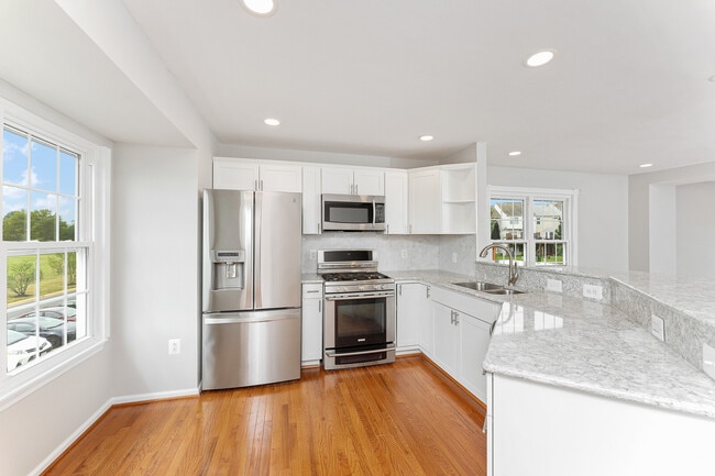kitchen - 44132 Mistletoe Ter Townhome
