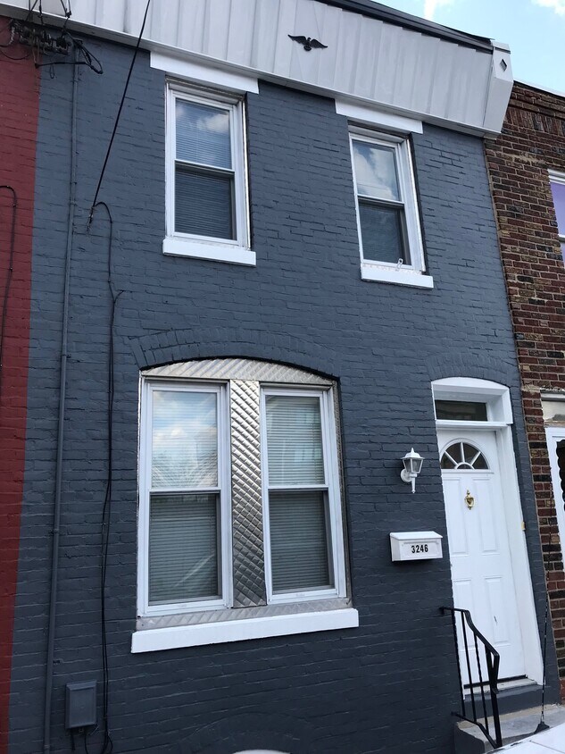 Exterior - 3246 Miller St