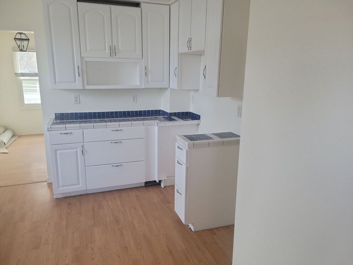 Primary Photo - 3 bed, 2 bath house for rent in Shoshone, ID