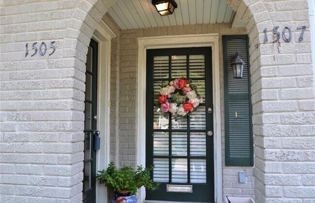 Foto del edificio - 1505 McDuffie St