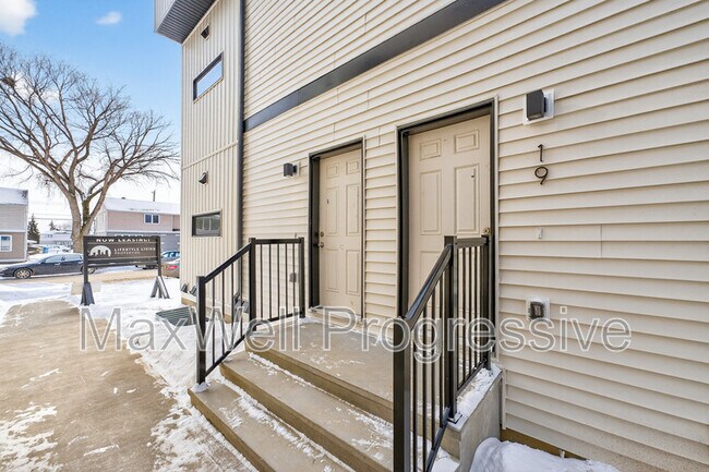 Photo du bâtiment - 13516-13115 115 Ave NW