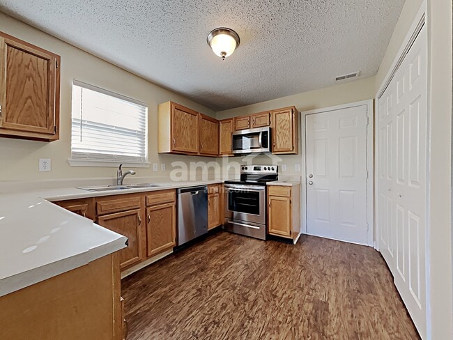 Foto del edificio - 11946 Sapling Cir