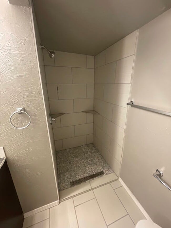 Building Photo - 3 bed 3 bath for rent with the option to rent an additional 1 bed 1 bath mother-in-law house in r...