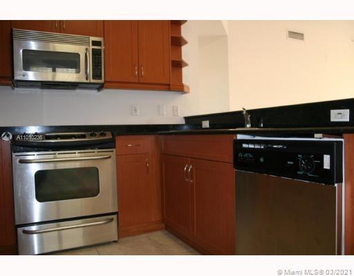 Foto del edificio - 8430 SW 8th St