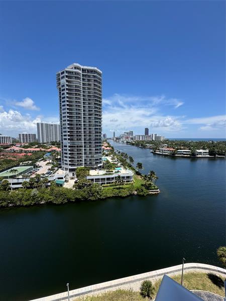 Foto del edificio - 20515 E Country Club Dr