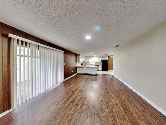 Building Photo - 4830 S Gachet Blvd