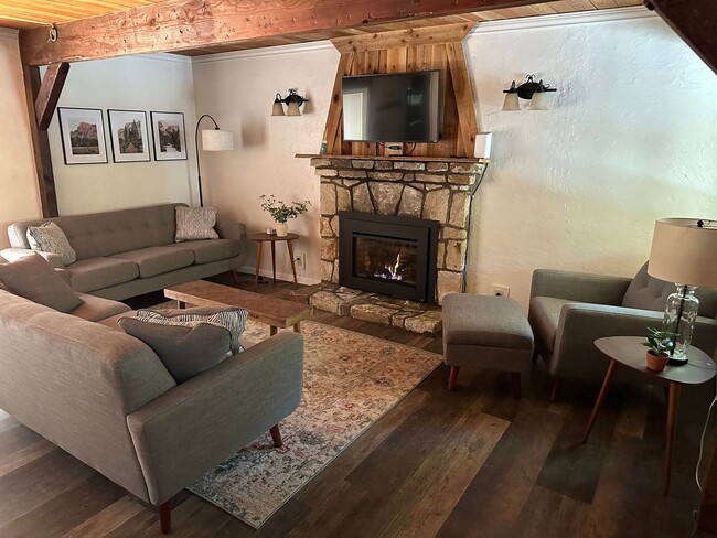 Foto del edificio - 23136 Oak View Dr