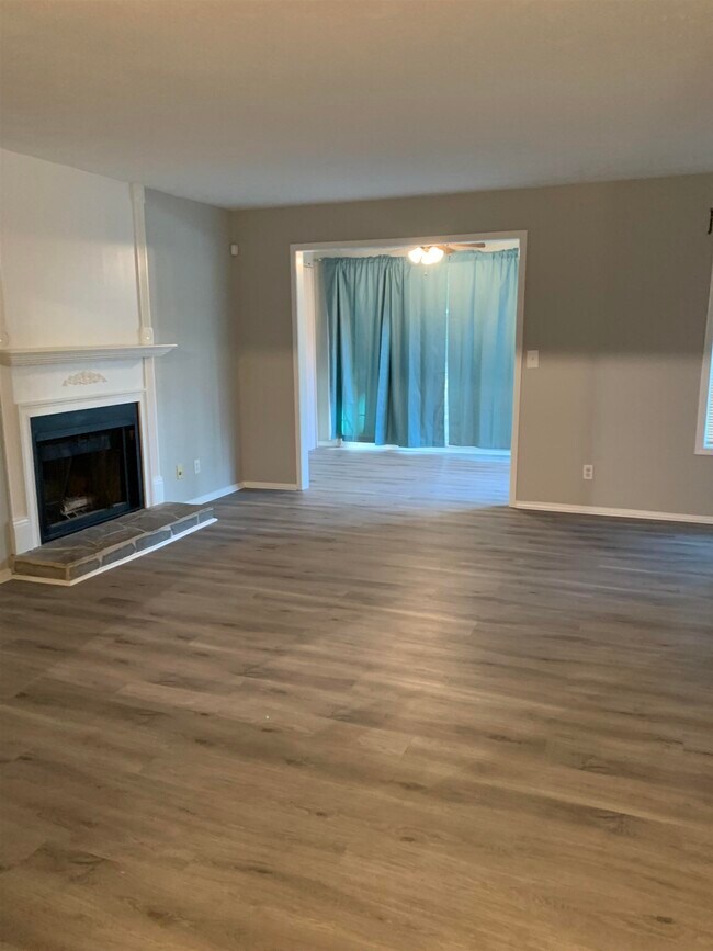 Foto del edificio - 1380 Brockett Pl