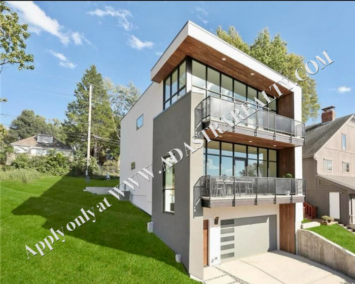 Foto principal - Stunning CUSTOM Modern Home in West Plaza-...