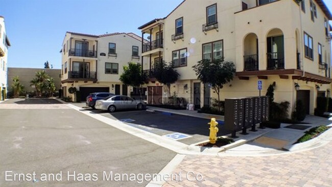 Building Photo - 2 br, 2.5 bath House - 1878 Orizaba Ave. #104