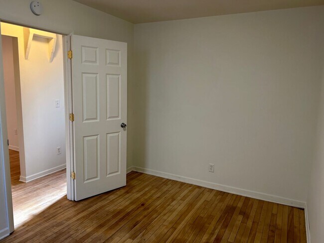 Foto del edificio - 1024 Euclid St