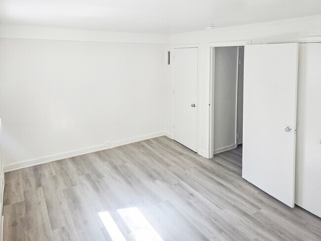 Foto del edificio - 2524 Noel St