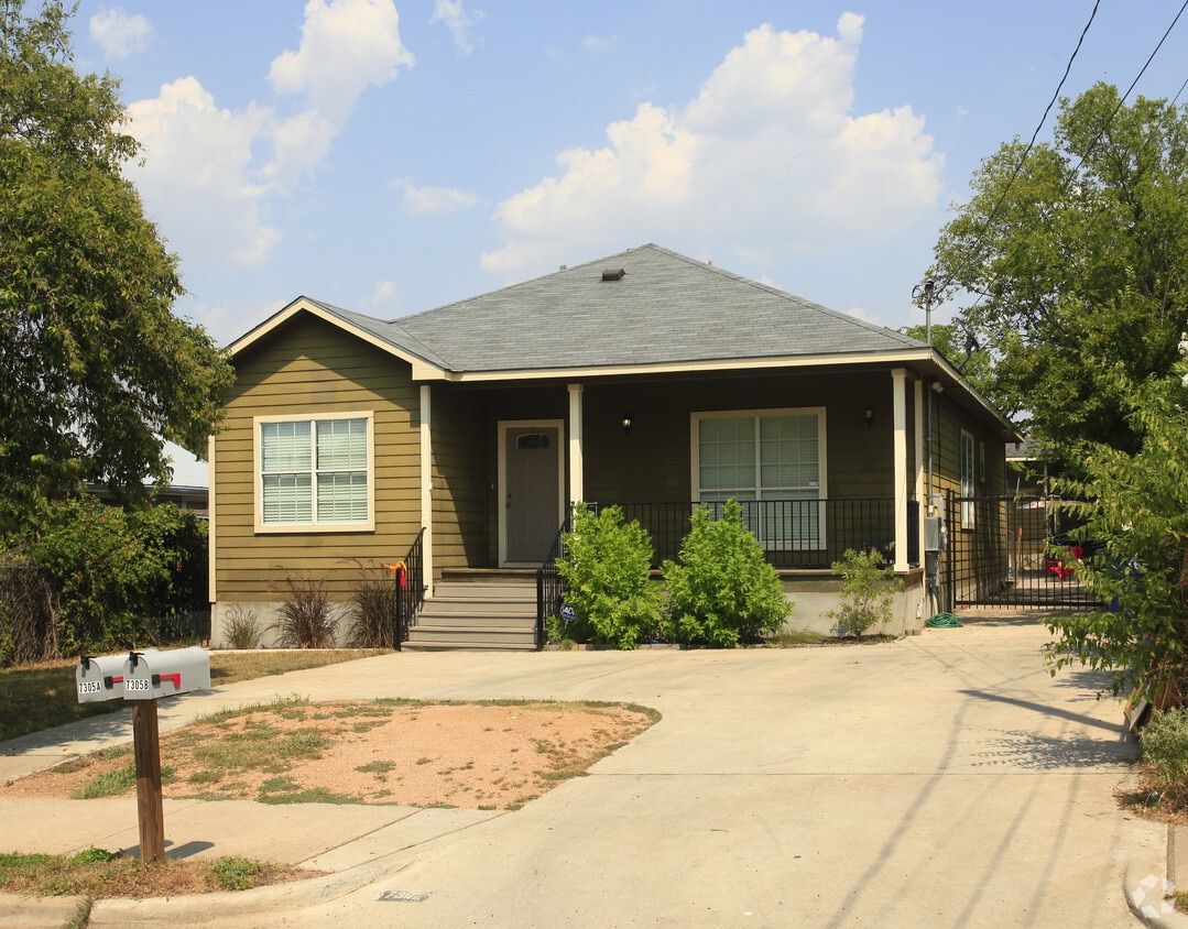 Primary Photo - 7303, 730 Bethune Avenue