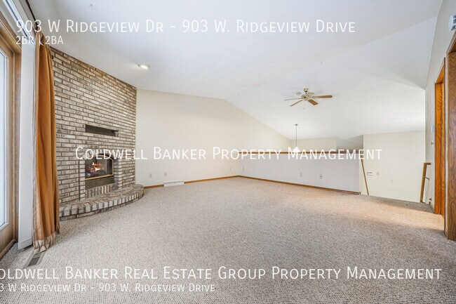 Building Photo - 903 W Ridgeview Dr