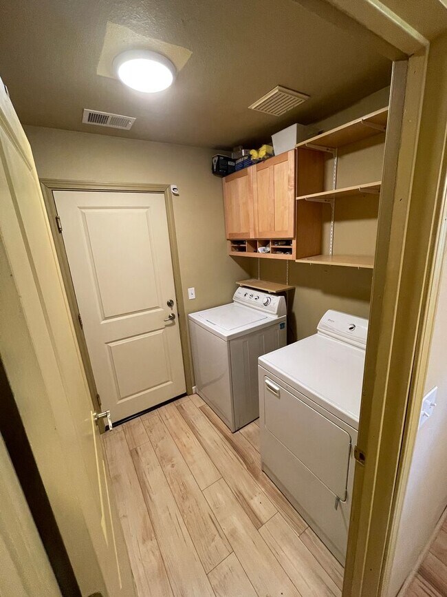 Foto del edificio - Magalia Home for rent/two bedroom, shared ...