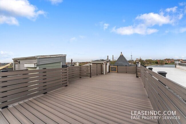 Building Photo - 2421 1st St NW