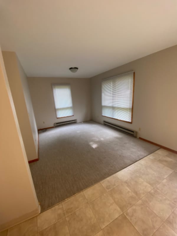 Building Photo - 510 Maple St