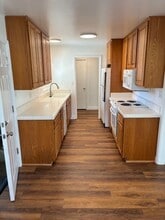 Building Photo - 9 Begonia Ln