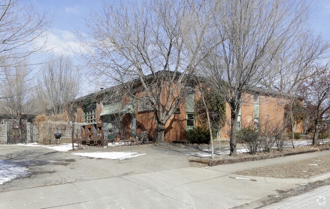 Nicollet Island Cooperative Apartments Minneapolis Mn Apartments Com