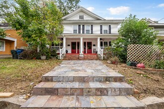 Building Photo - 821 Burch Ave