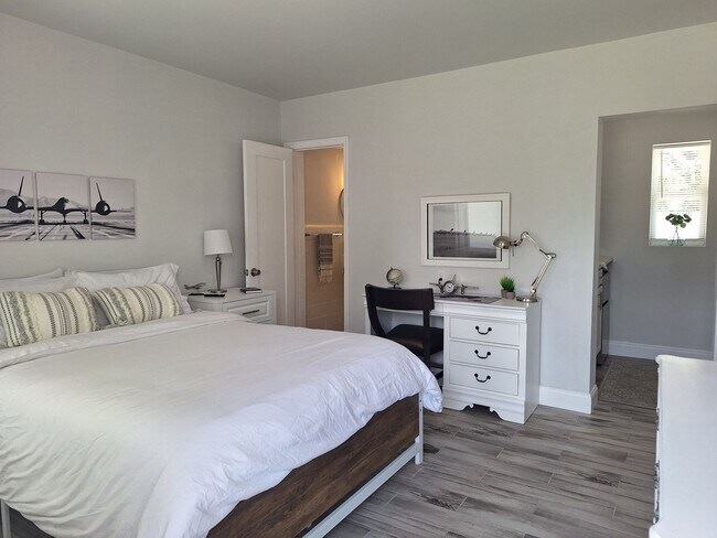 Foto del edificio - NSB FURNISHED EFFICIENCY UNIT-ALL UTILITIES INCLUDED INCLUDING WI-FI!