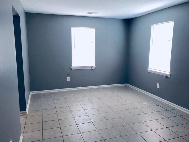 Foto del edificio - SUPER CUTE WHITEHAVEN HOME AVAILABLE FOR RENT