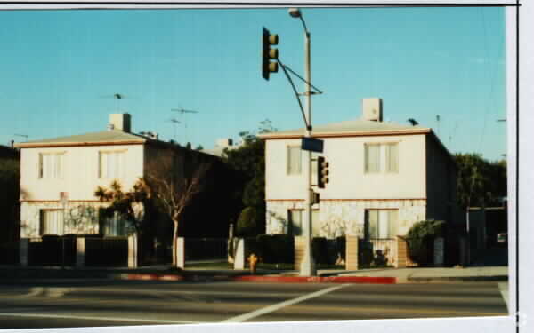 Foto del edificio - 6551 Vineland Ave