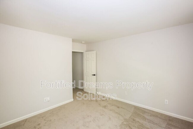 Foto del edificio - 8326 Brickle Ln