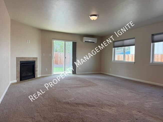 Foto del edificio - 64625 Wood Ave