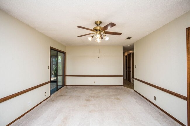 Building Photo - 1005 Grover Ave