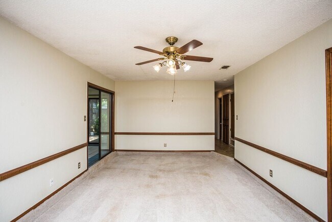Foto del edificio - 1005 Grover Ave