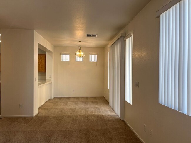 Foto del edificio - Southwest 4 bedroom!