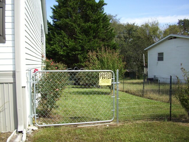 Building Photo - 897 Wilson Loop