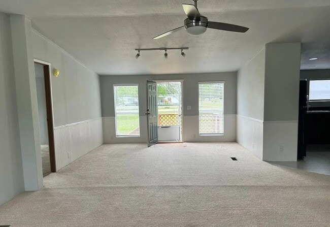 Building Photo - 6254 Shady Creek Dr