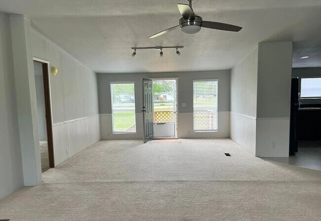 Foto del edificio - 6254 Shady Creek Dr