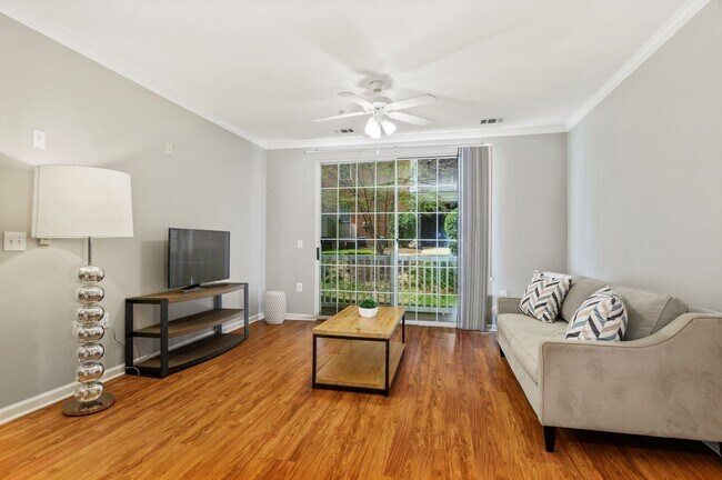 Foto del edificio - The Residences at King Farm Apartments